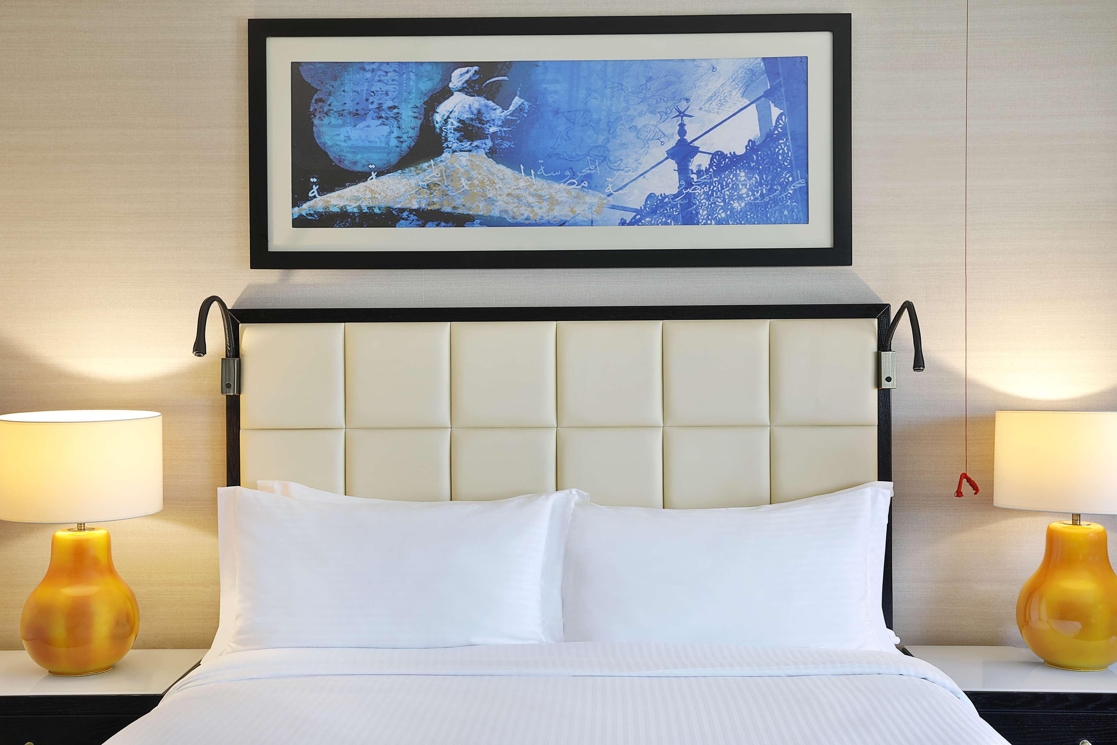 Hilton Cairo Heliopolis Hotel Ngoại thất bức ảnh Artwork by Michael Mcintyre